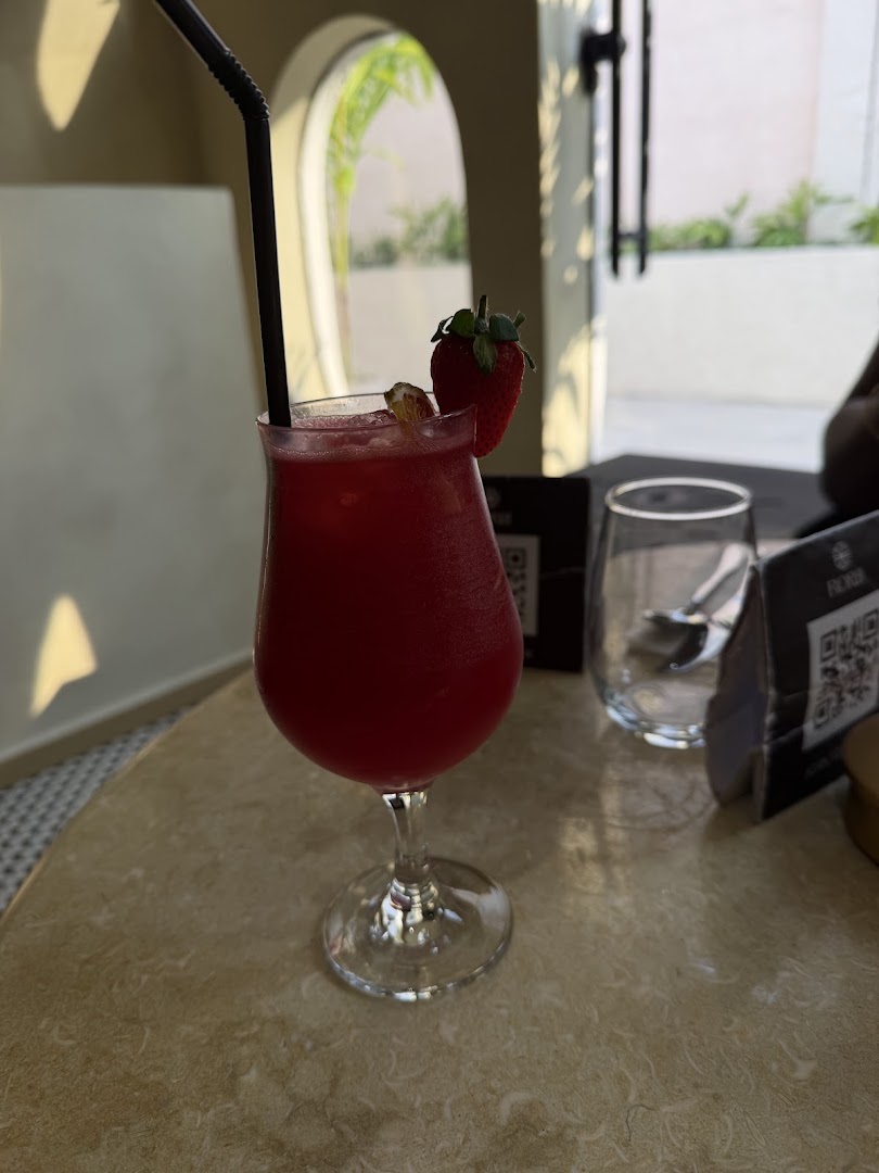 Rora Lagos: appealing photo of restaurant drink