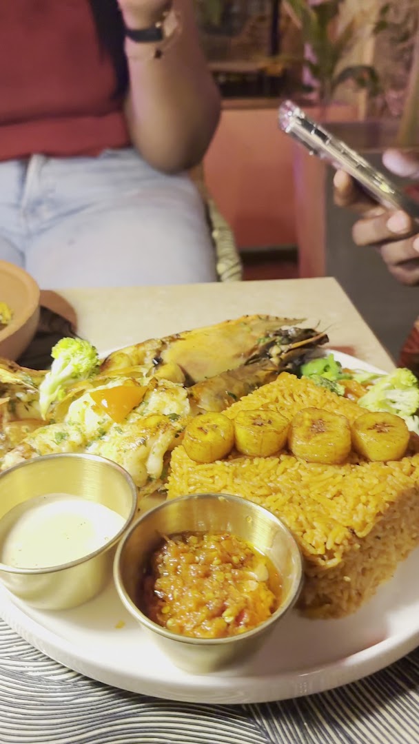 Rora Lagos: appetizing food photo at restaurant