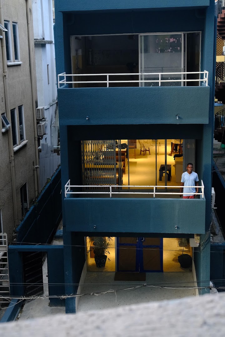 This Is Us: clear view of shop exterior