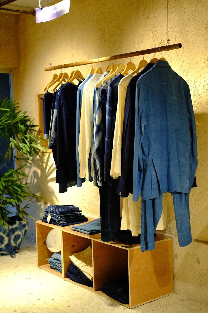 This Is Us: clear display of shop products
