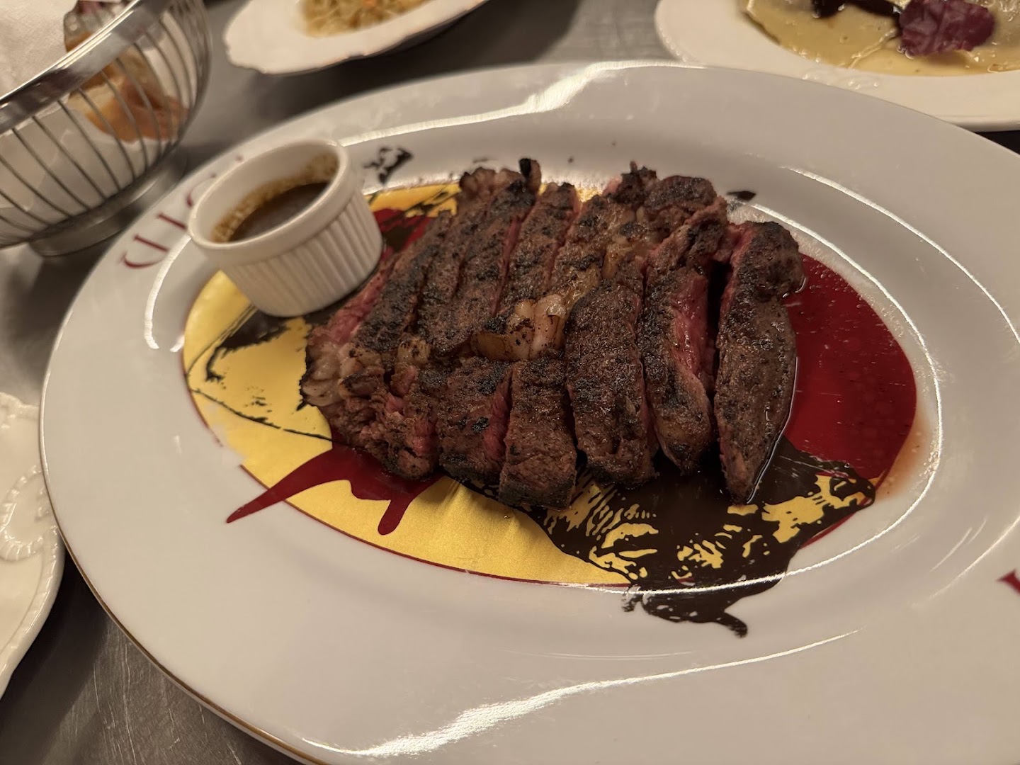 Vici: appetizing photo of plated steak