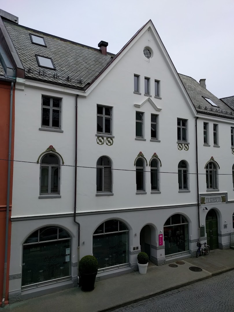 Invit Espressobar: clear exterior shot of venue