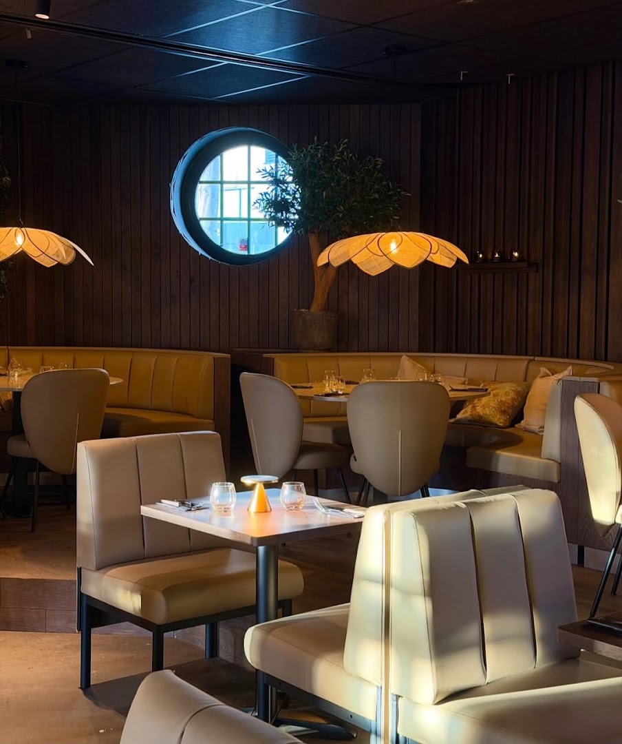Nonna Lina: high quality interior atmosphere shot