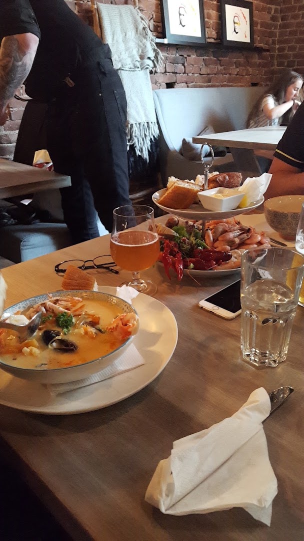 Søstrene Fryd: appetizing food and restaurant atmosphere