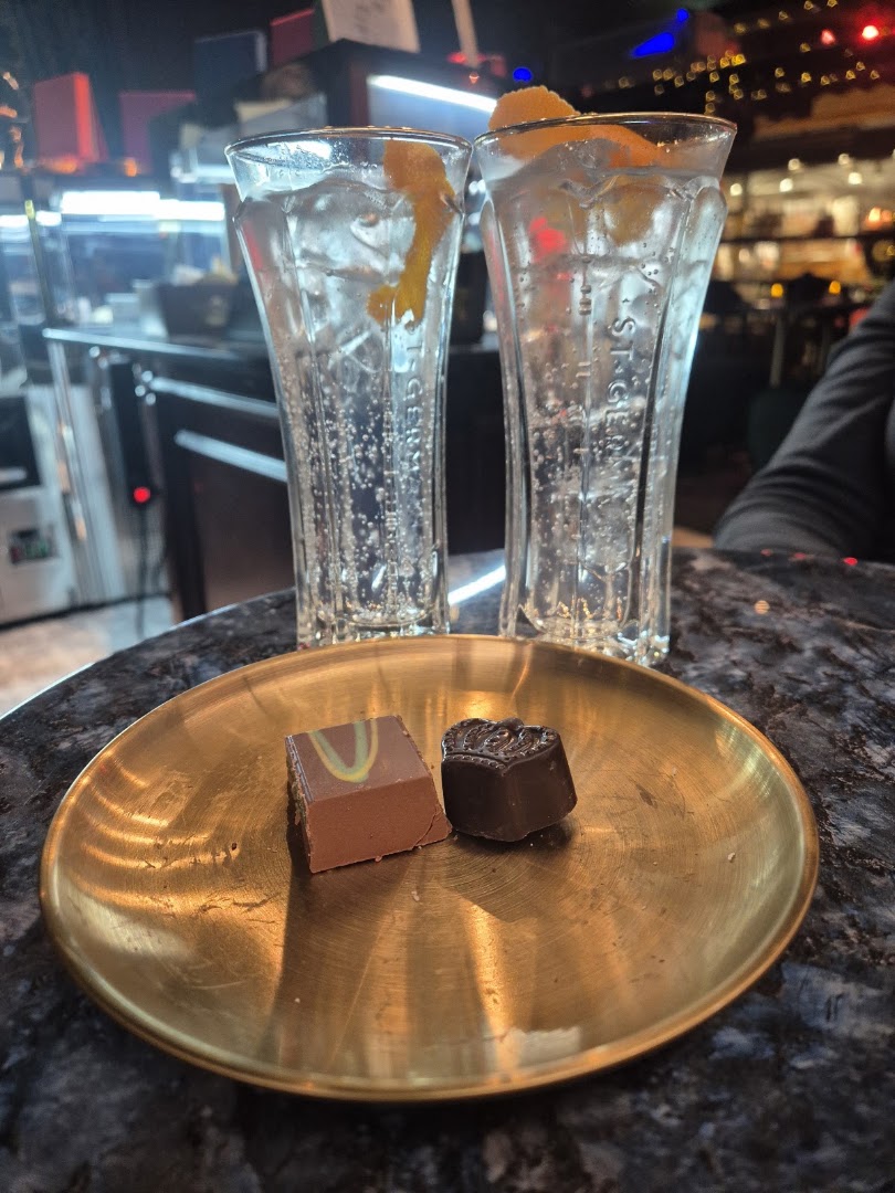 AJ Chocolate House Bar: appetizing photo of drinks and chocolates