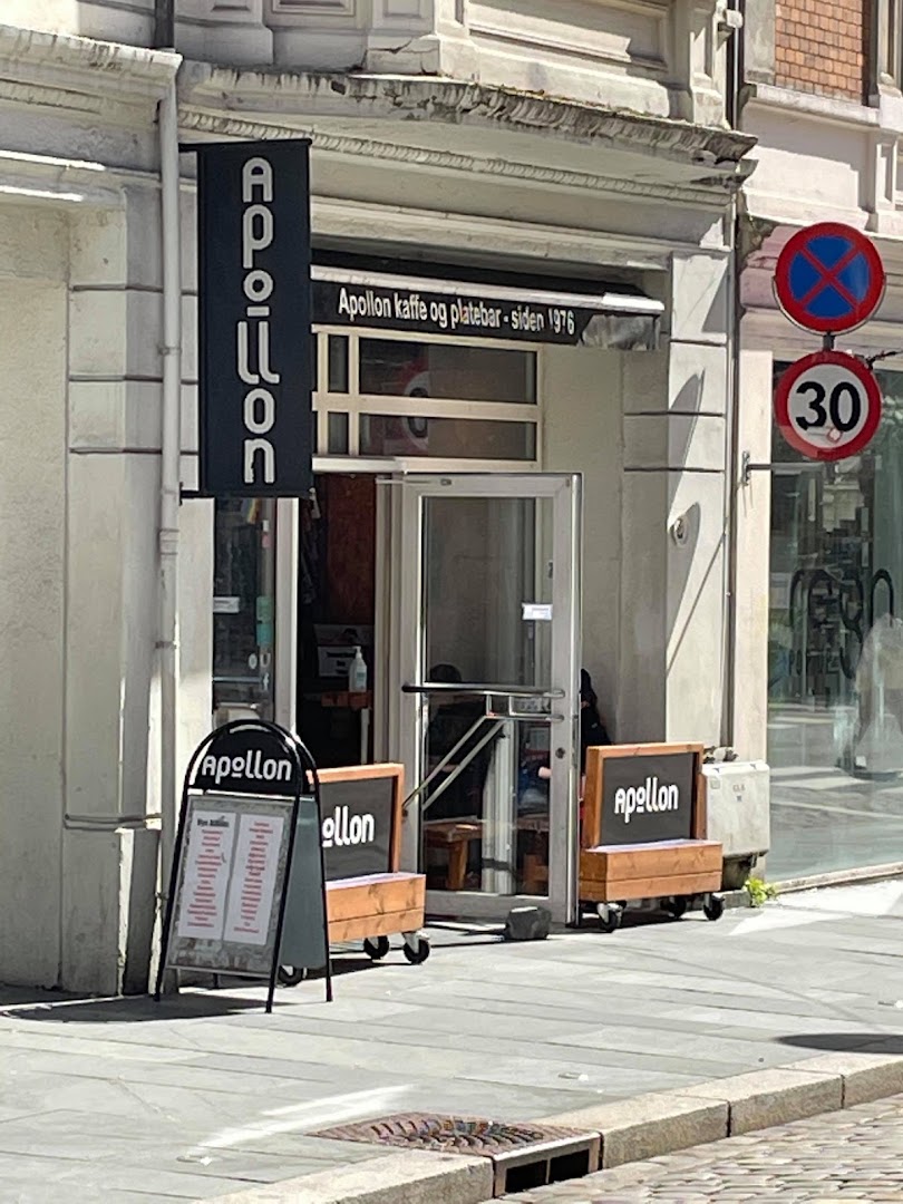 Apollon Platebar: clear exterior shot of venue