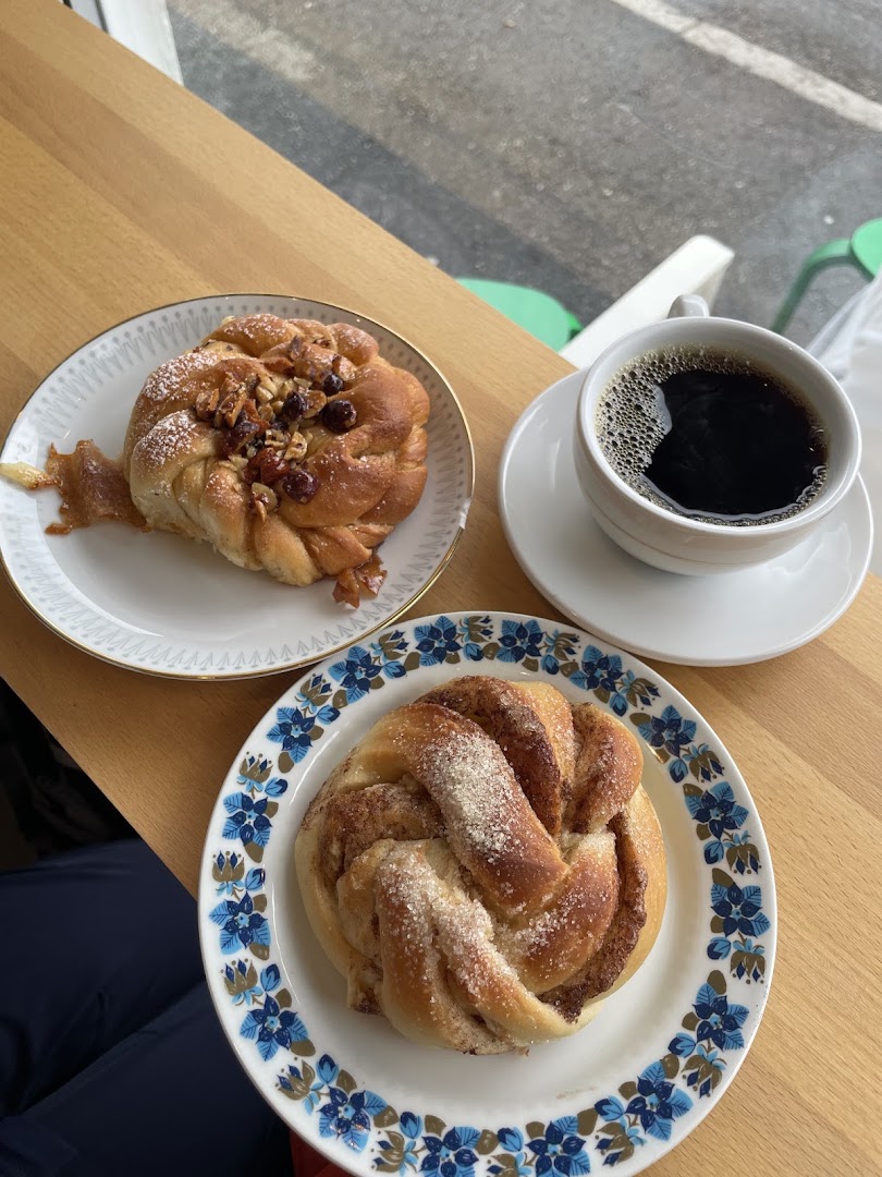 Bakeri 29: appetizing photo of breakfast items