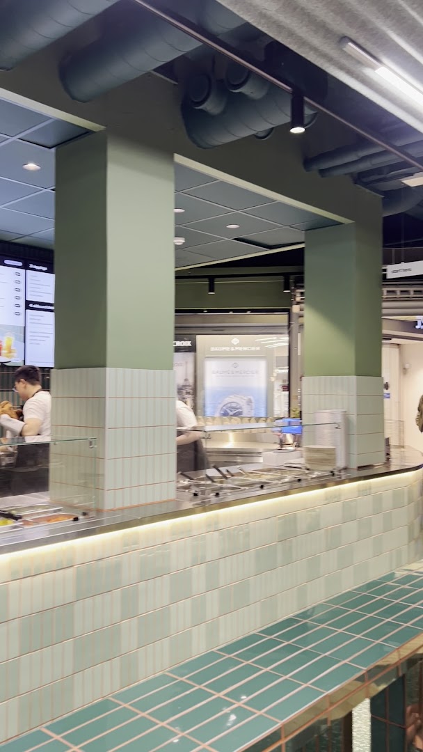 Cactus: clear view of restaurant interior