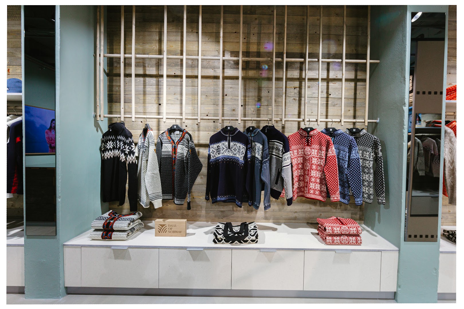 Dale of Norway Bergen: clear, professional product display photo