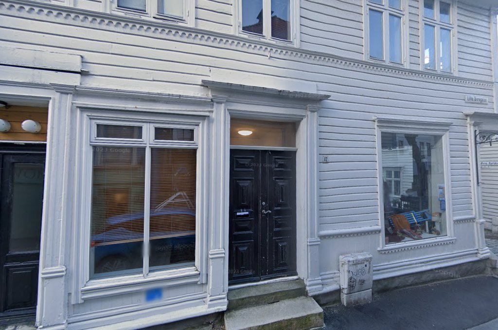 Digelen Platesjappe: clear storefront photo
