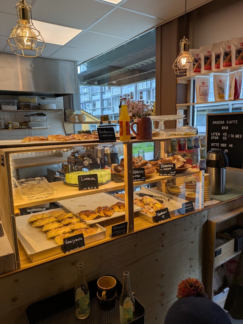 Eltekroken: clear display of fresh pastries