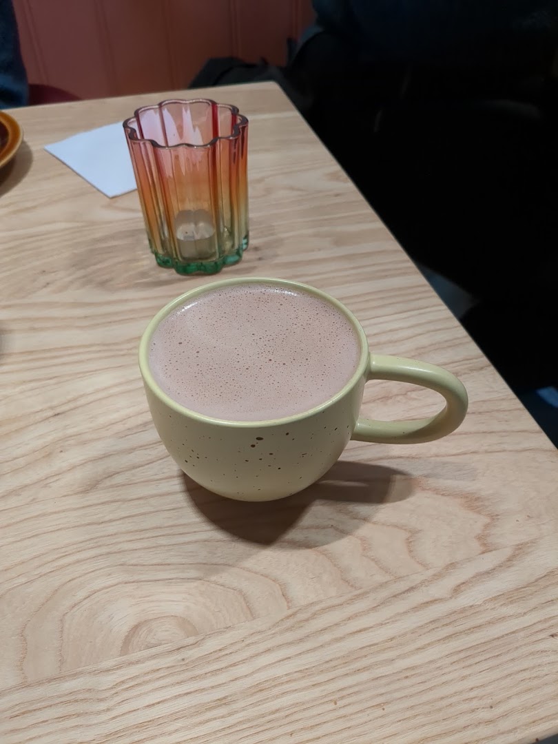 Eltekroken: appetizing photo of served drink
