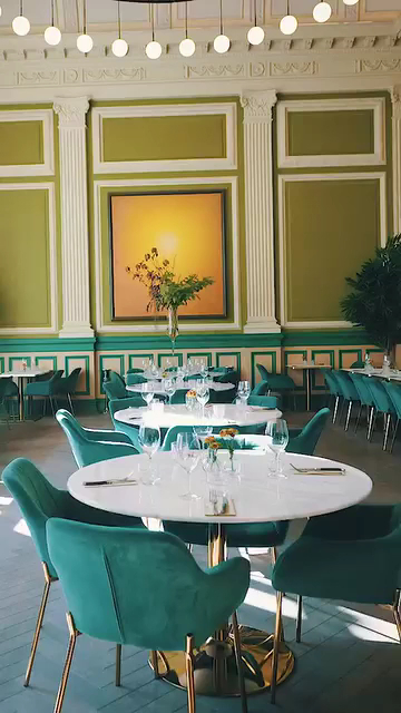 Engen Steakhouse: beautiful interior and inviting atmosphere