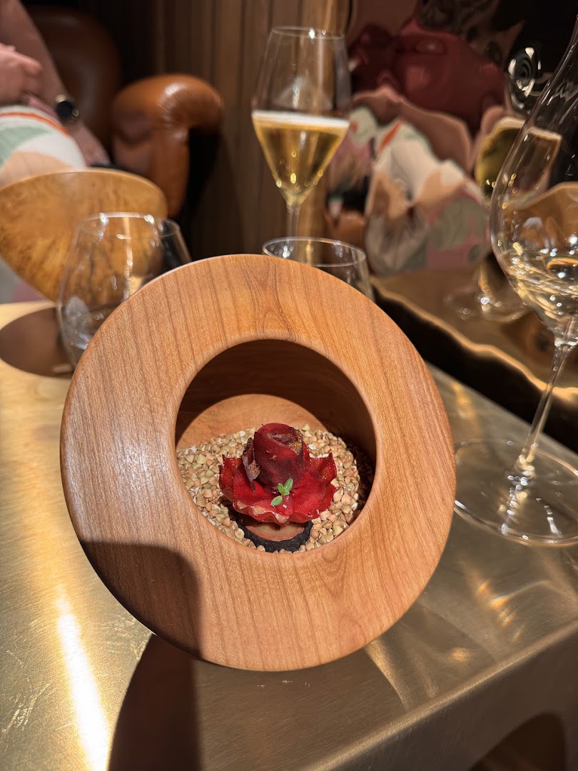Gaptrast: high quality food presentation photo