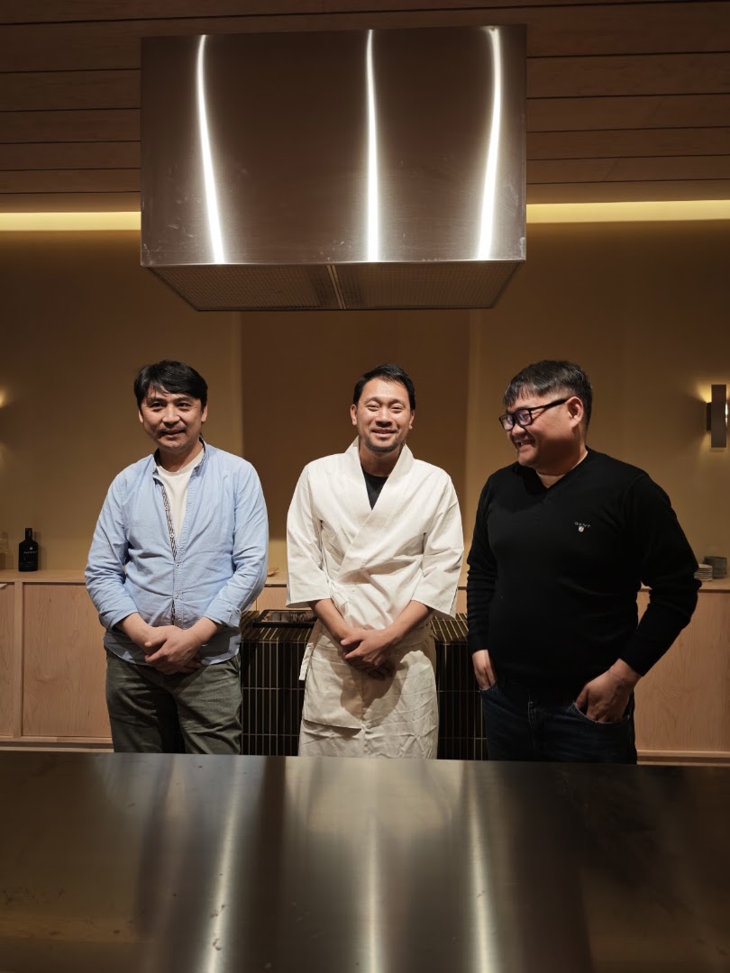 Hos Bobby: professional photo of restaurant staff
