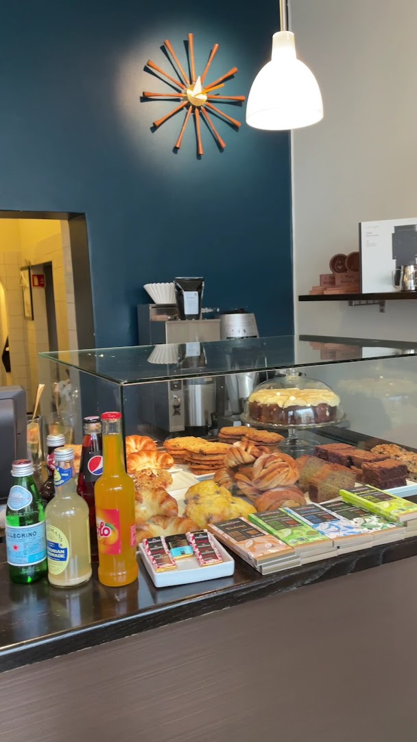 Kaffemisjonen: appetizing display of cafe products