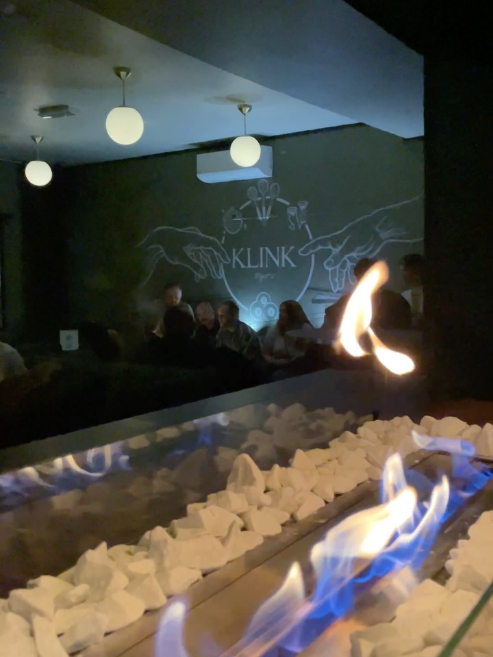 Klink: atmospheric shot of venue interior
