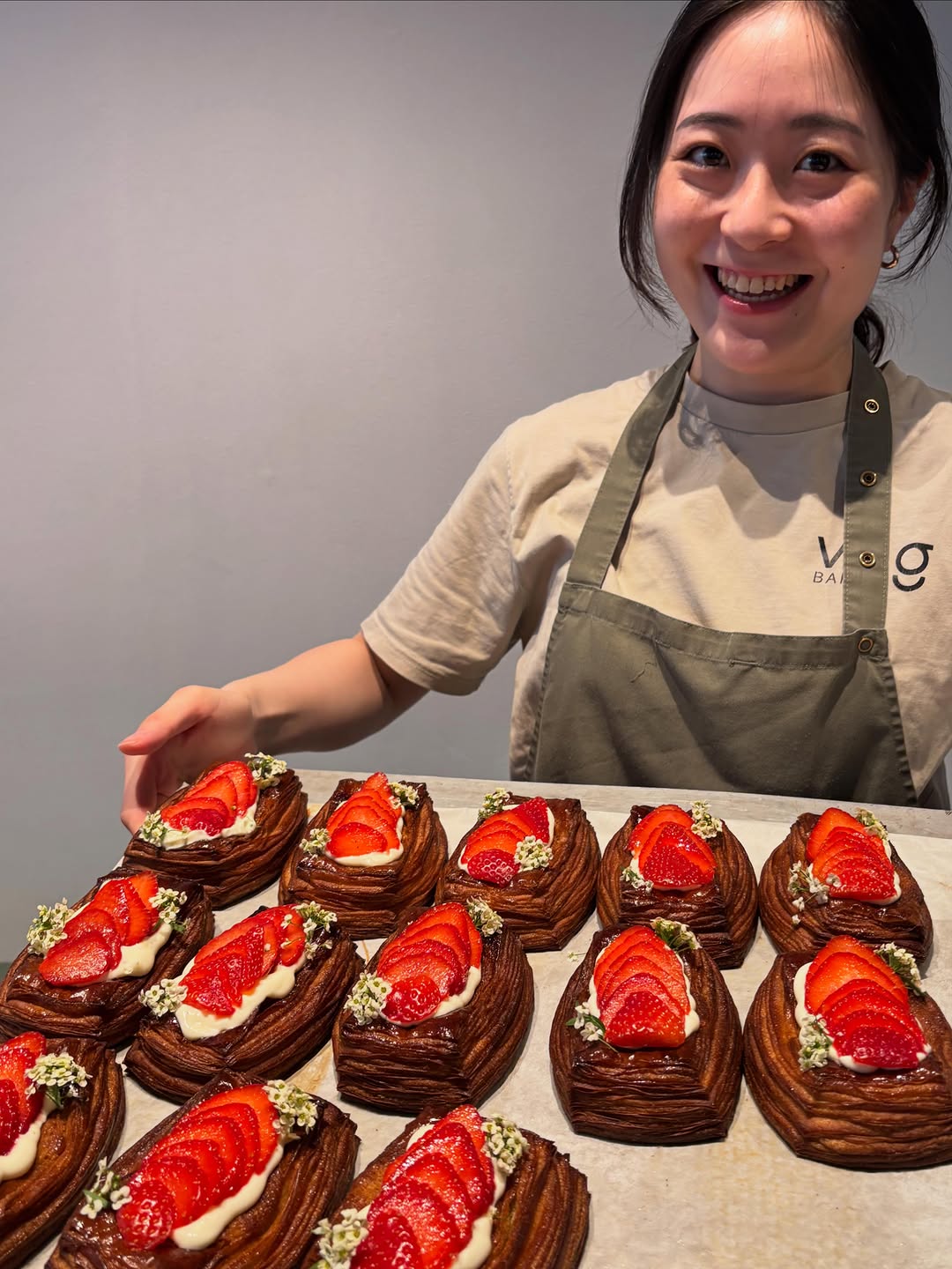Våg Bakeri: professional photo of staff and pastries