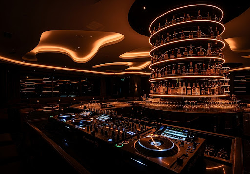 SEVEN: high quality atmospheric venue shot