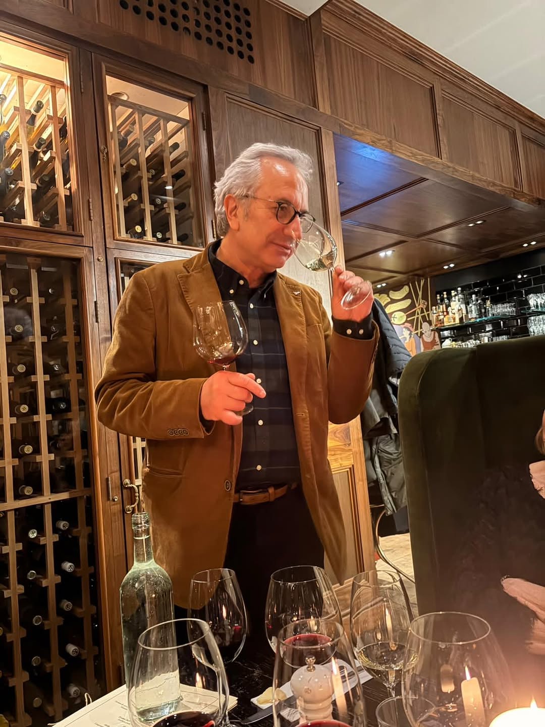 Trattoria Popolare: professional atmosphere and wine tasting