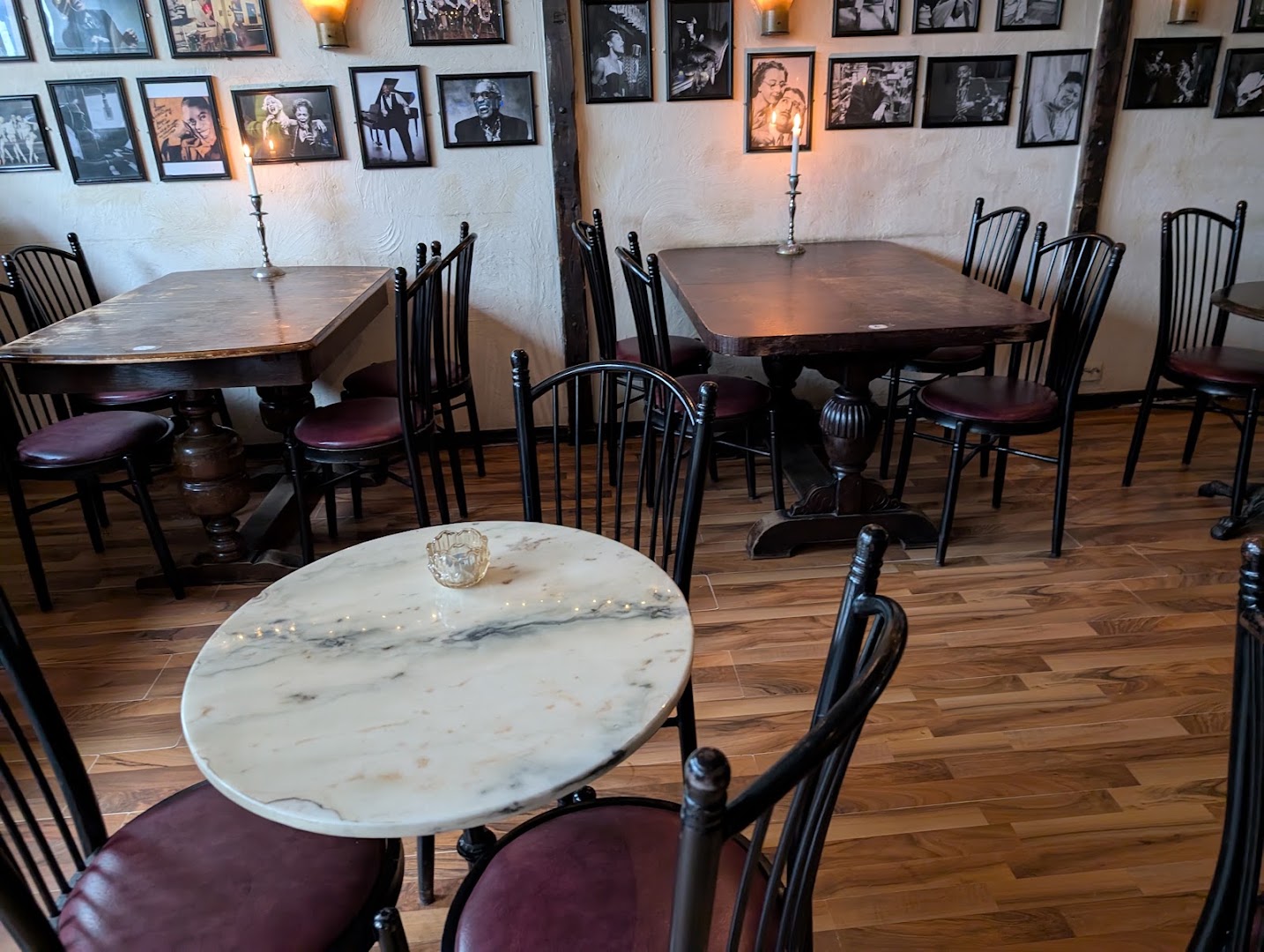 Bacchus: clear photo of venue interior