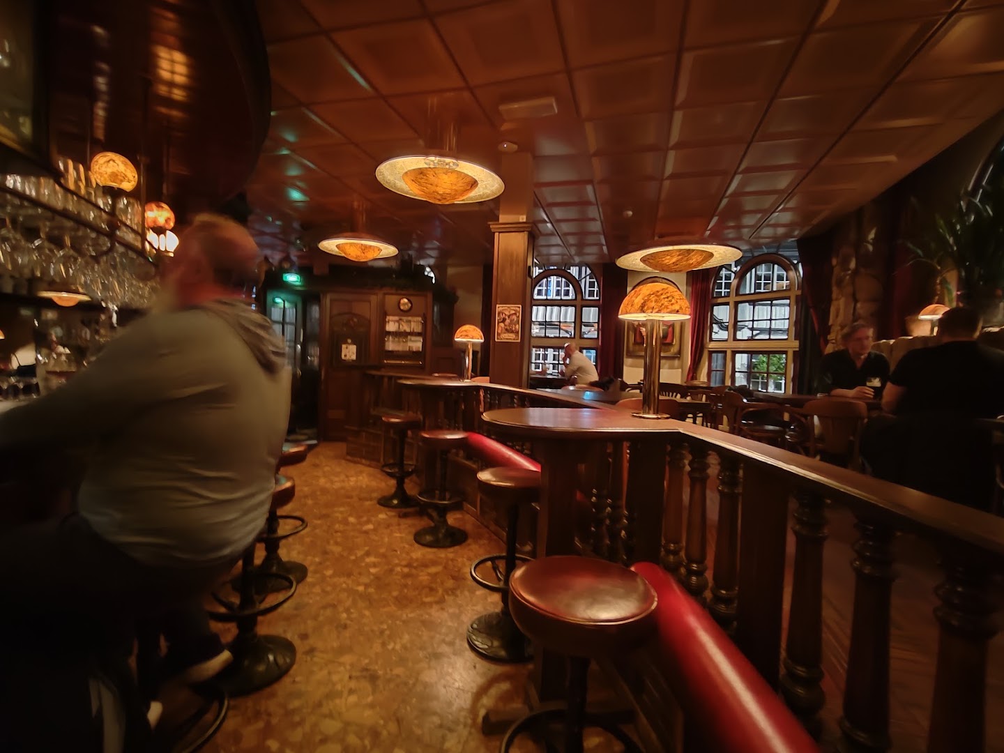 Cardinal: inviting bar atmosphere clearly