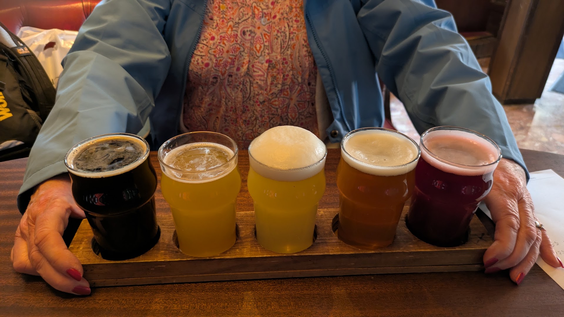 Cardinal: clear photo of beer flight