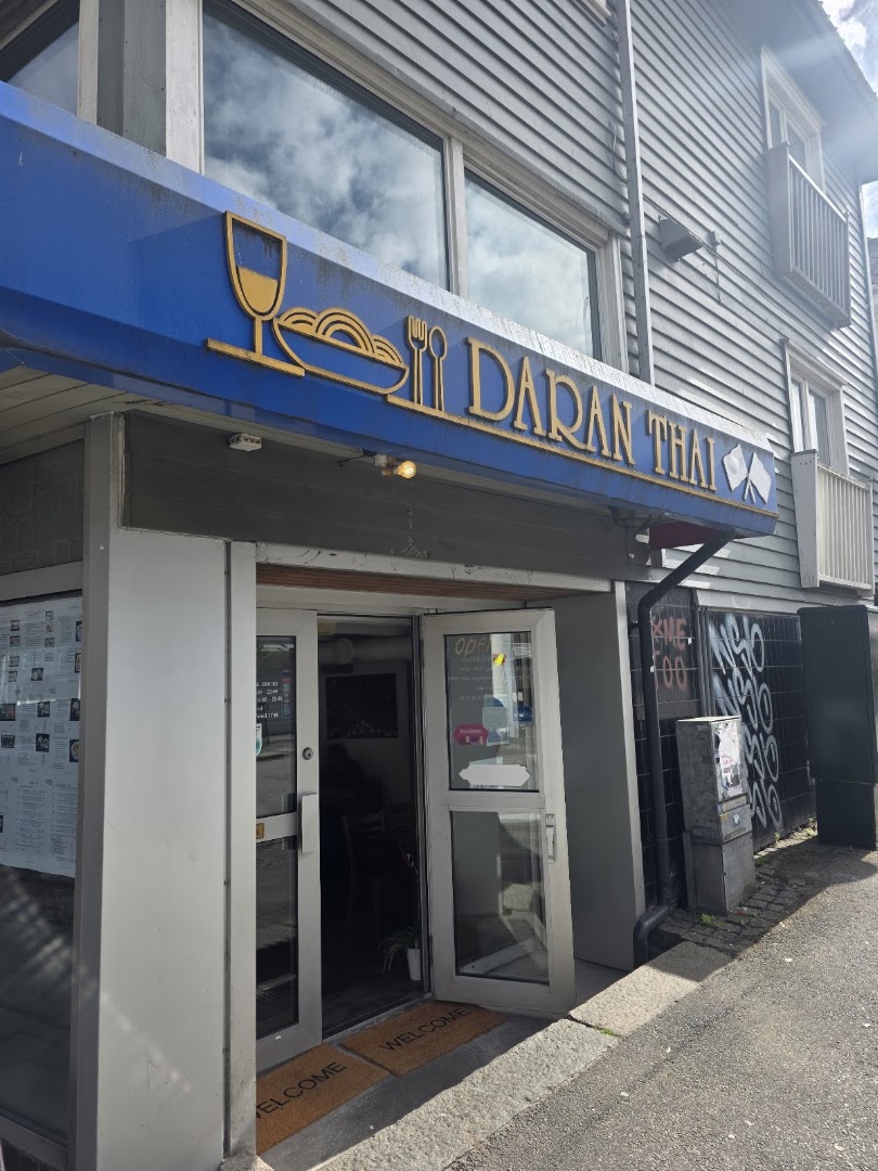 Daran Thai: clear exterior shot of restaurant