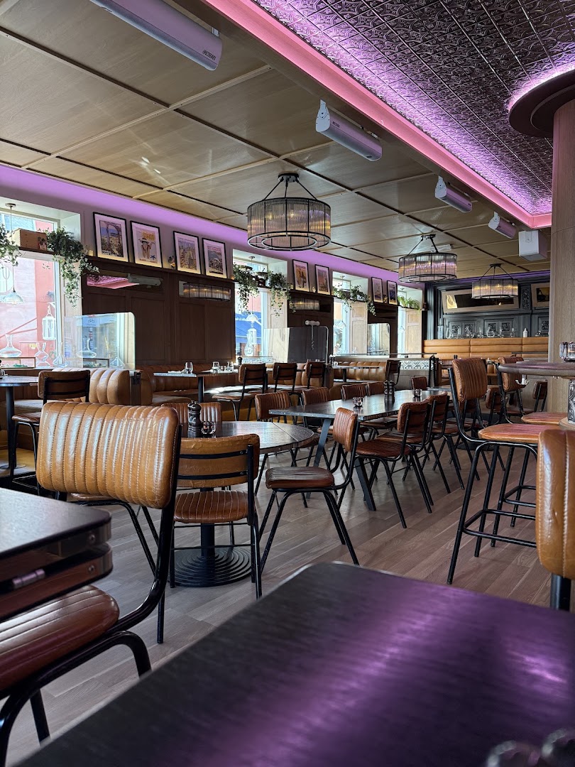 Gaffel & Karaffel: high quality interior atmosphere shot