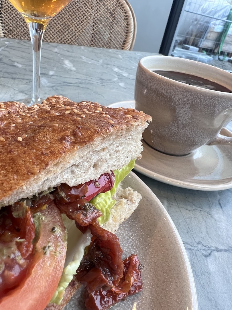 ilo: appetizing breakfast food photography