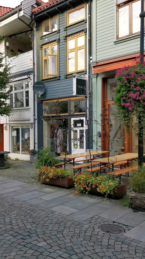 Kokko: attractive exterior with outdoor seating
