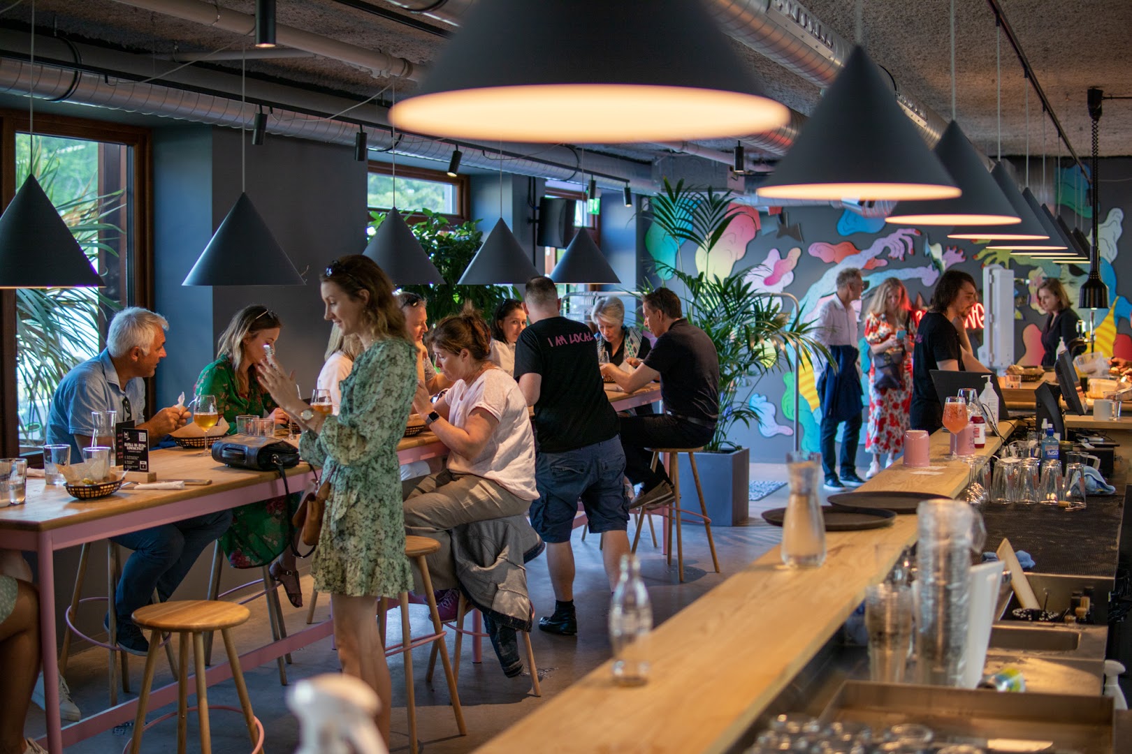 Lervig Local: inviting atmosphere with happy customers