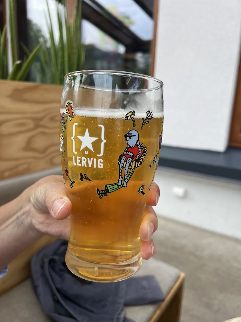 Lervig Local: clear photo of branded beer