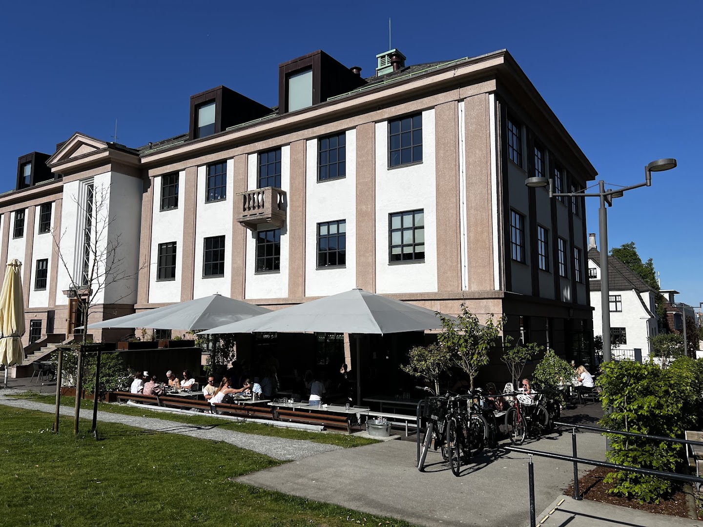Matmagasinet: clear photo of venue exterior
