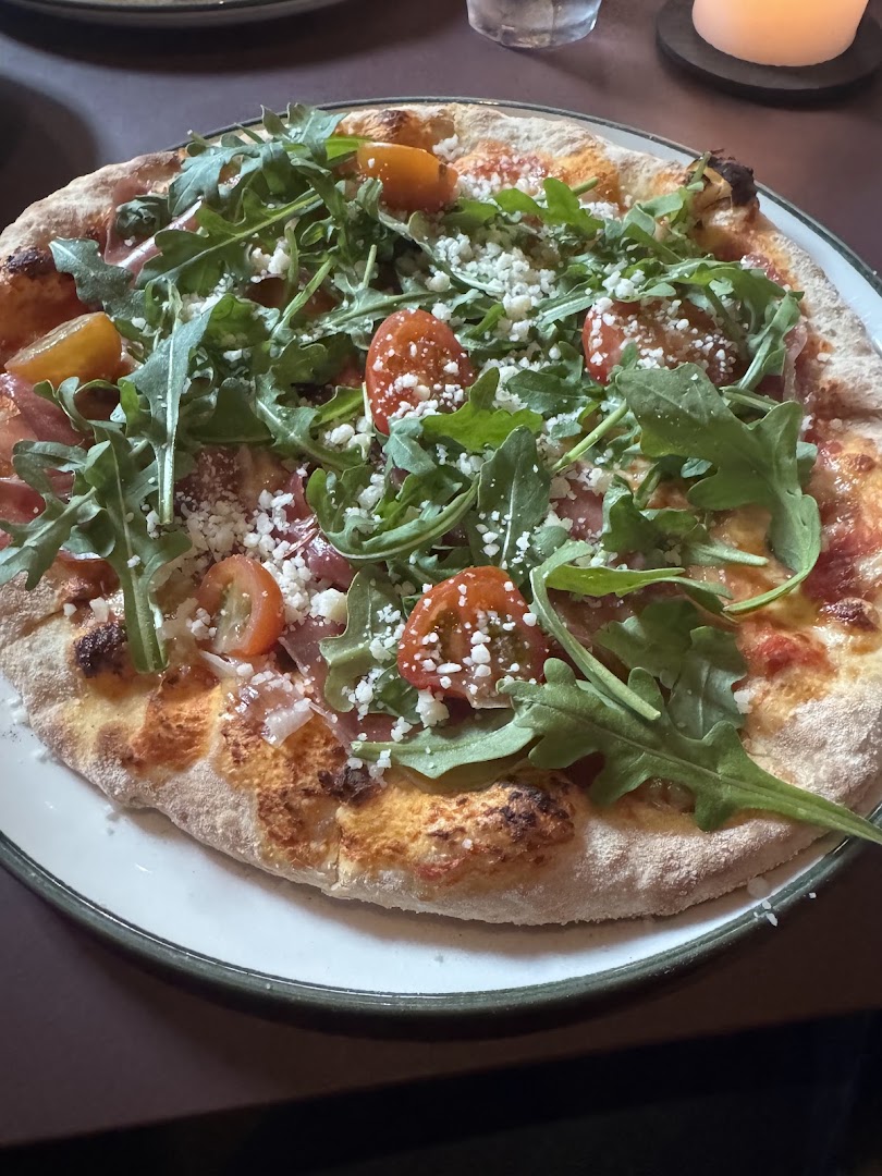 Matmagasinet: appetizing photo of served food