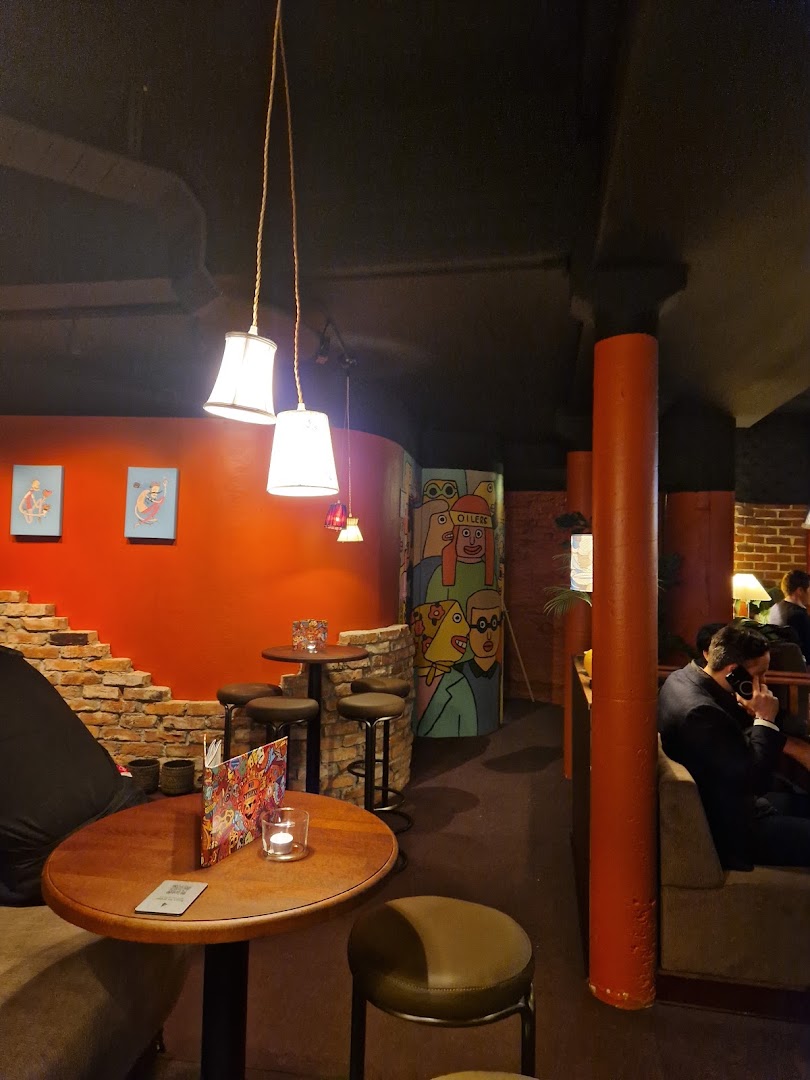 No Stress: inviting bar interior atmosphere