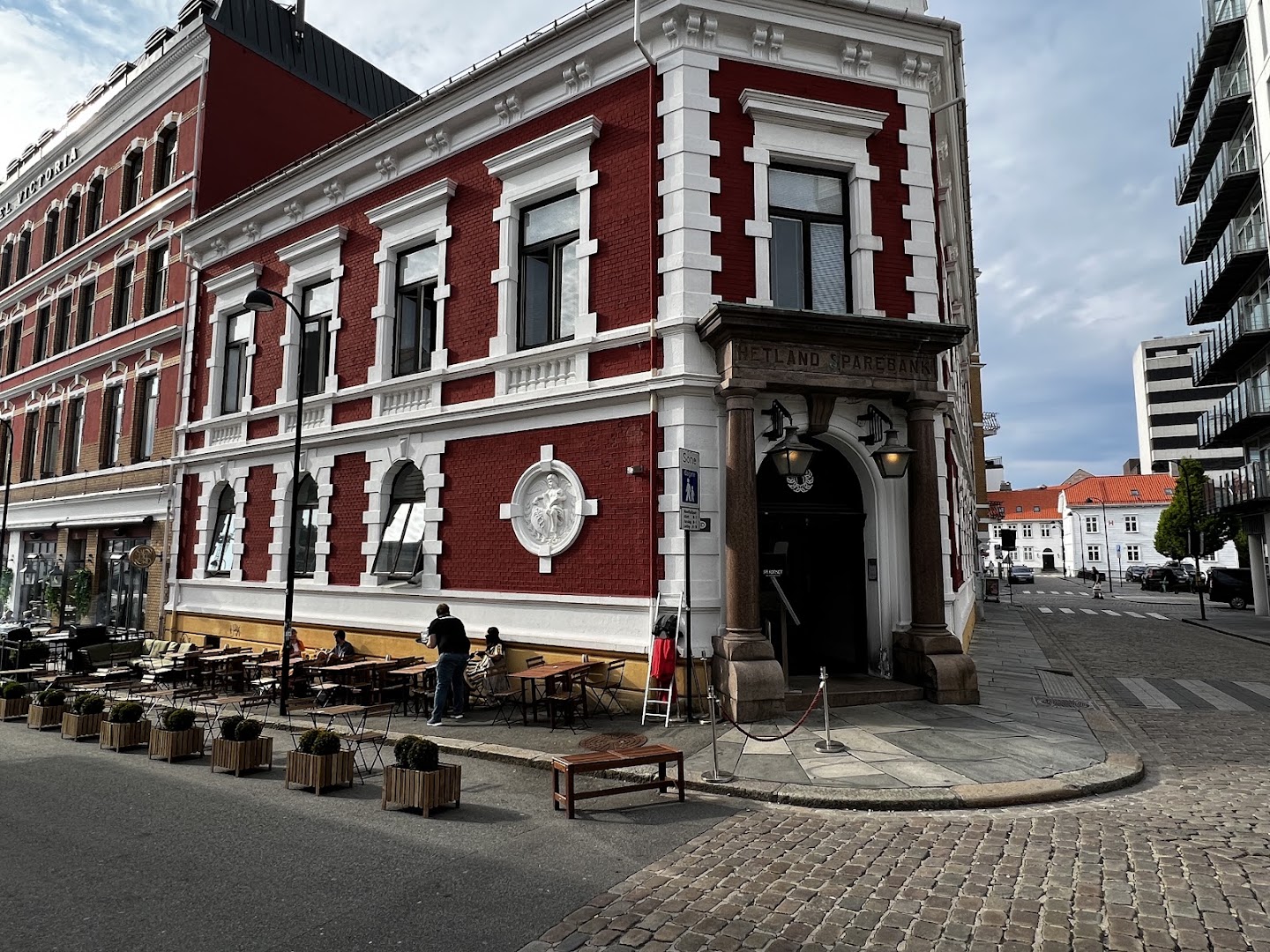 På Kornet: clear exterior shot of venue