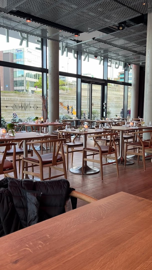 Spiseriet: clear, inviting restaurant interior shot
