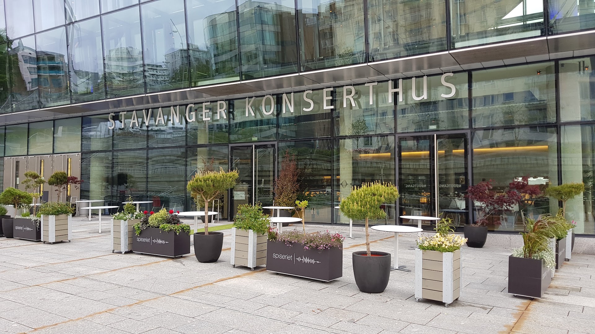 Spiseriet: clear exterior shot of restaurant