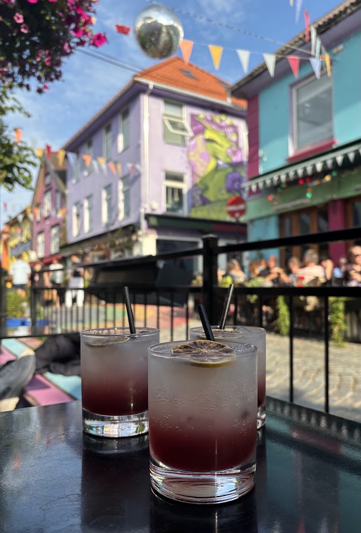 Syden, Beibi: inviting atmosphere and quality drinks