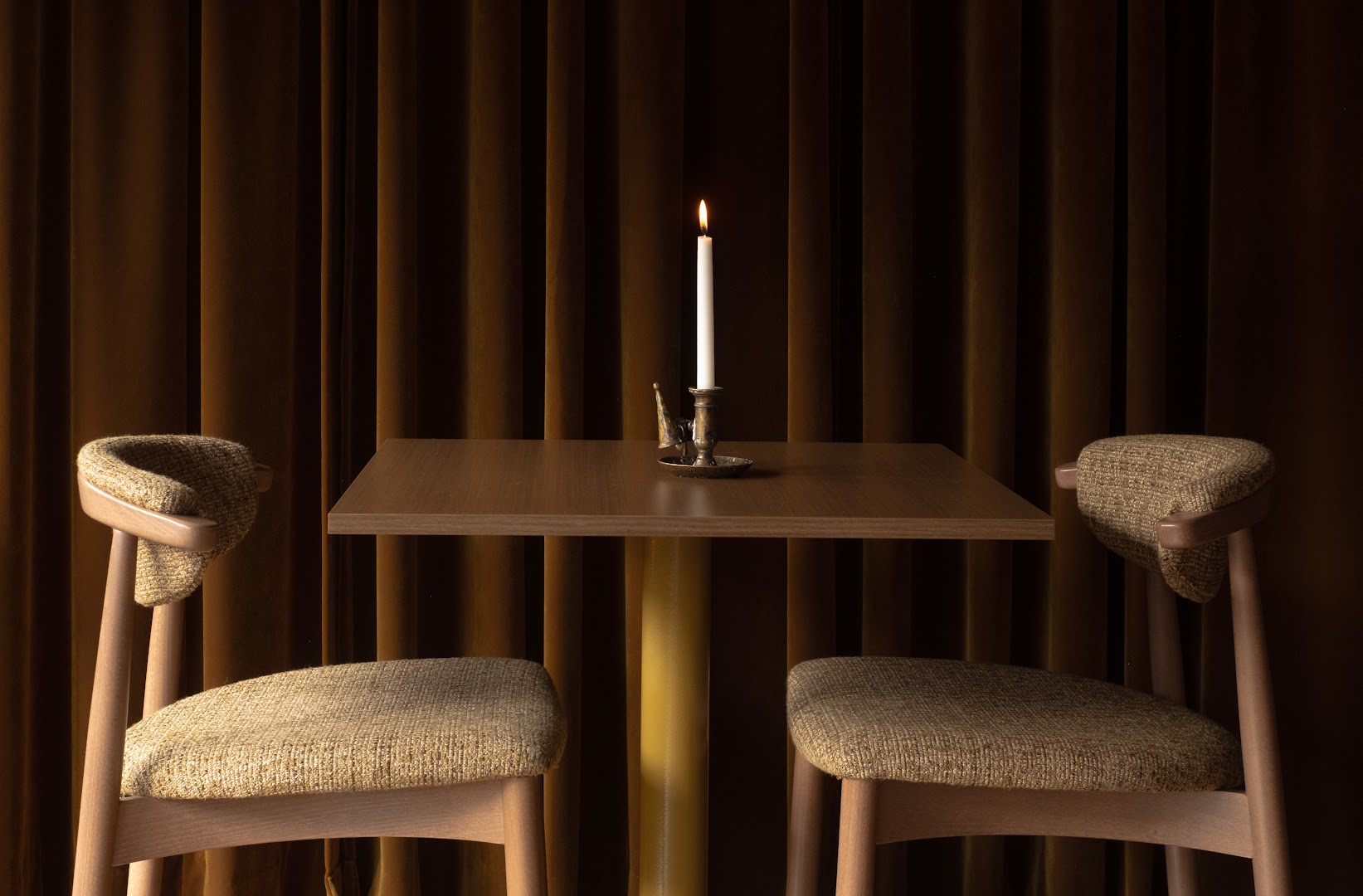 Veranda Vinbar: elegant and professional interior shot