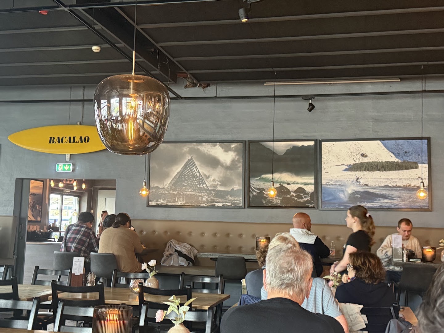 Bacalao: clear shot of restaurant interior