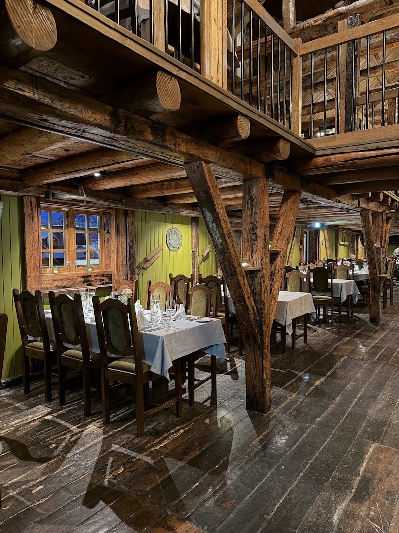 Børsen Spiseri: inviting and professional interior shot