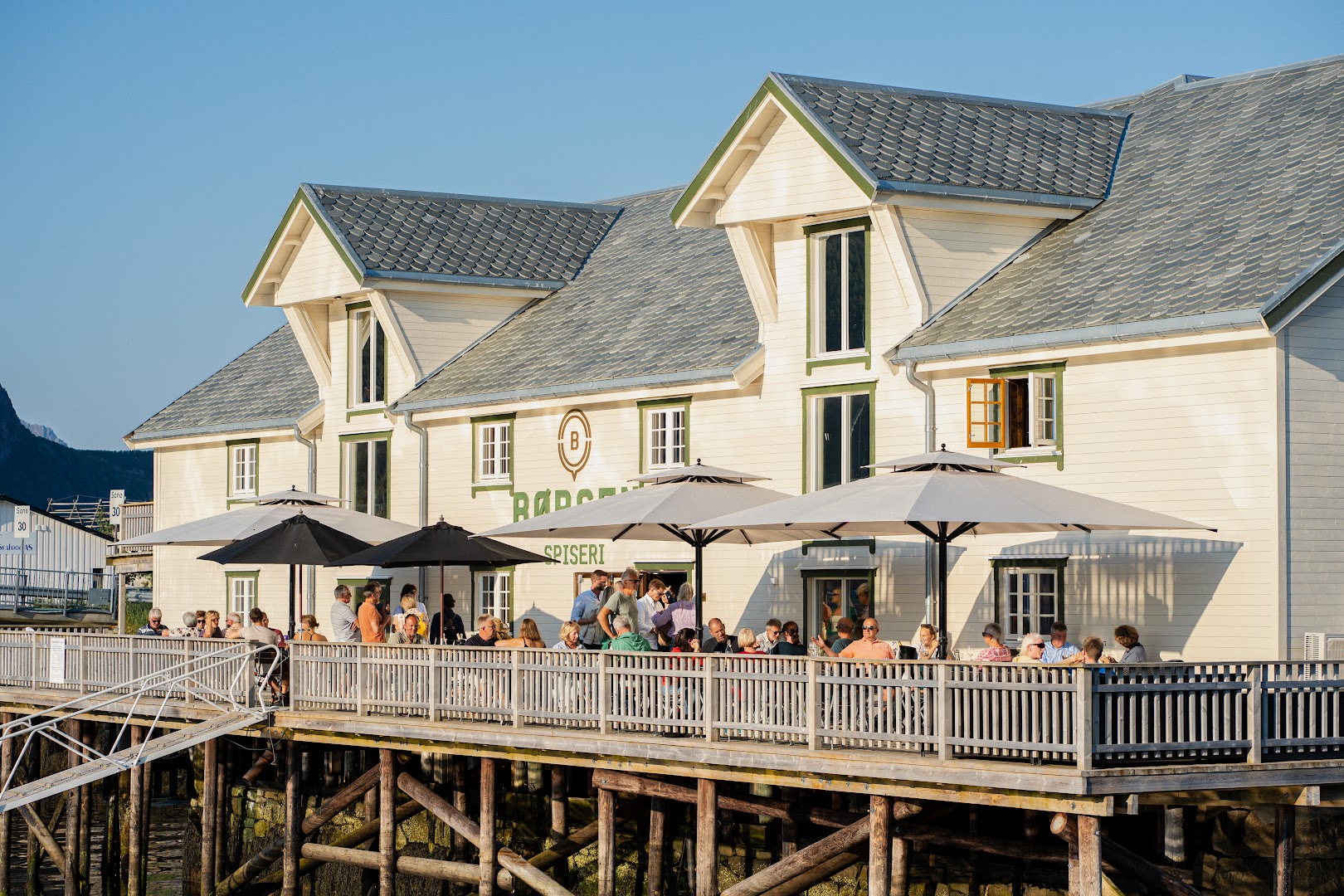 Børsen Spiseri: attractive exterior with lively atmosphere