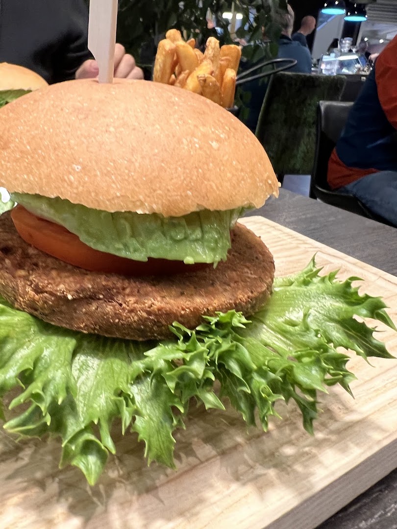 Duus Matverk: appetizing photo of served food