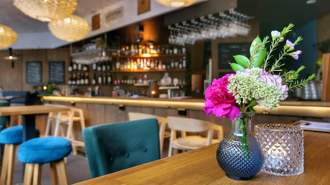 Emmas Drømmekjøkken: professional, inviting restaurant interior shot