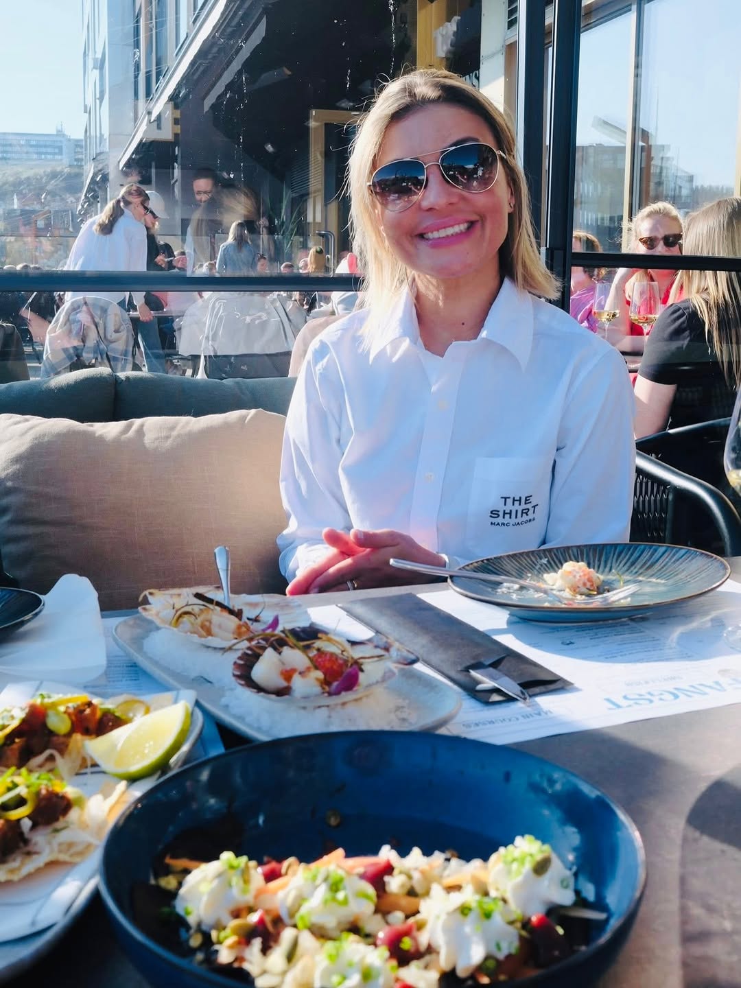 Fangst: happy guest and food