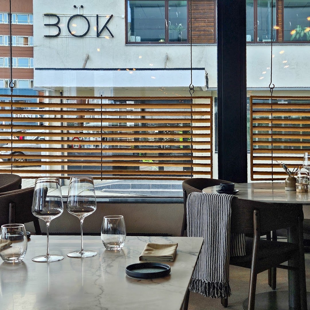 Fiskekompaniet: inviting restaurant interior atmosphere