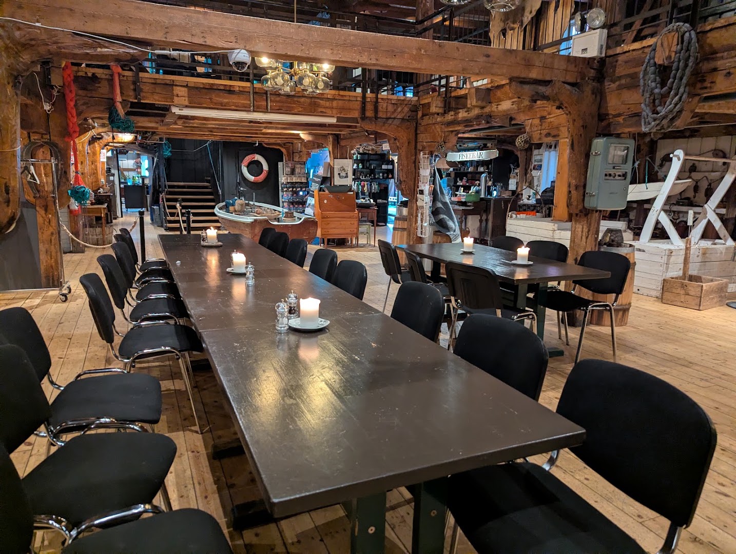 Full Steam: clear shot of restaurant interior