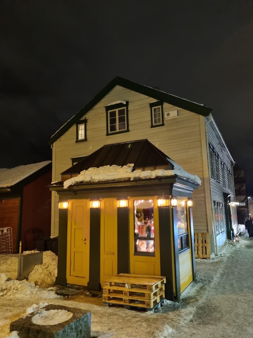 Hildr: inviting exterior shot of venue